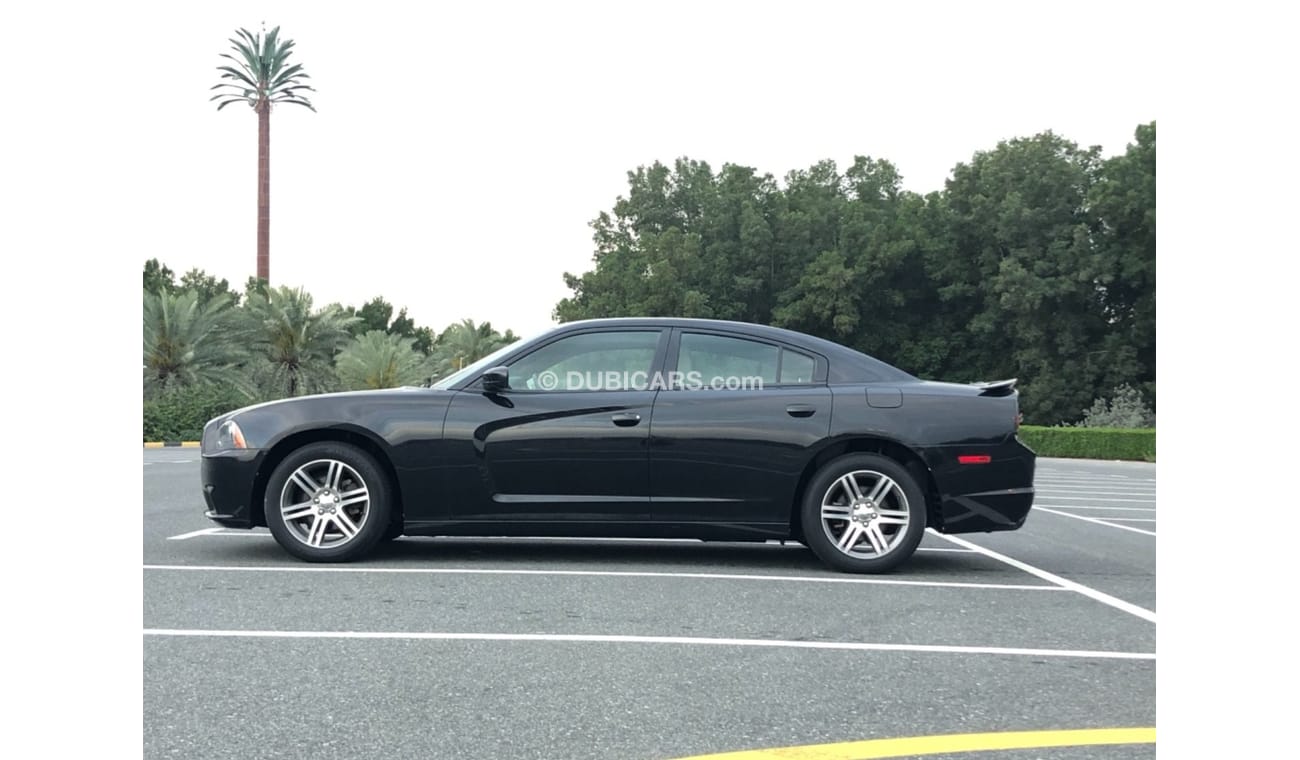 Dodge Charger DODGE CHARGER MODEL 2014 GCC CAR PERFECT CONDITION INSIDE AND OUTSIDE FULL OPTION