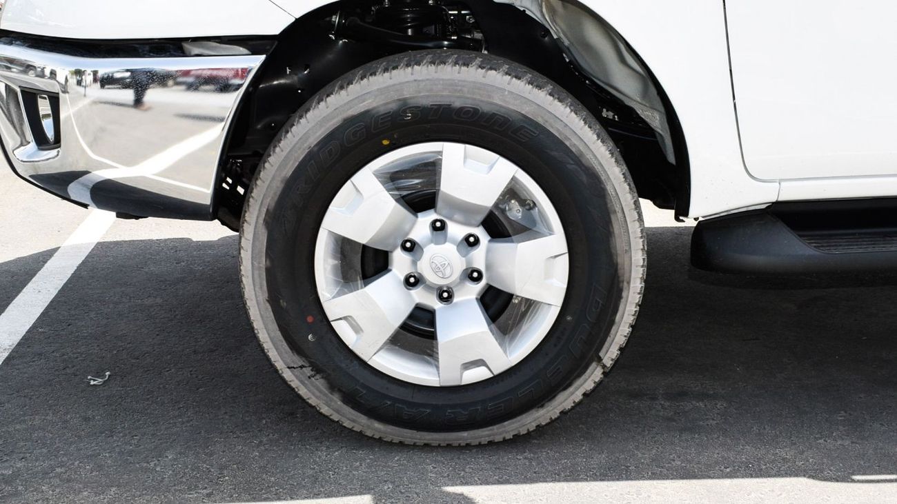 Toyota Hilux Double Cab 2.4L Diesel Manual