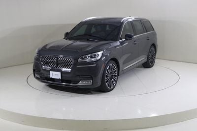 Lincoln Aviator PRESIDENTIAL AVI923/ AL TAYER MOTORS AL QOUZ SHOWROOM
