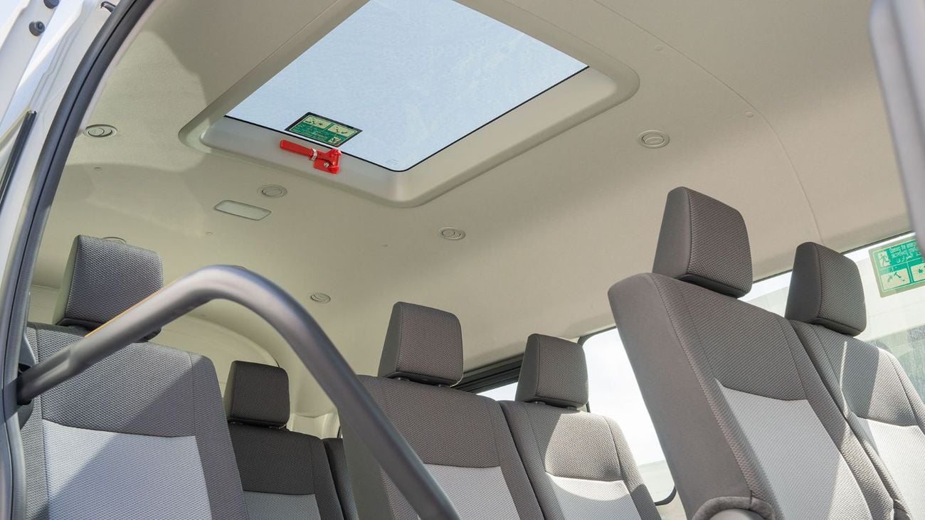 تويوتا هاياس 2026 Toyota Hiace High Roof 2.8L MT Diesel (13 Seat)