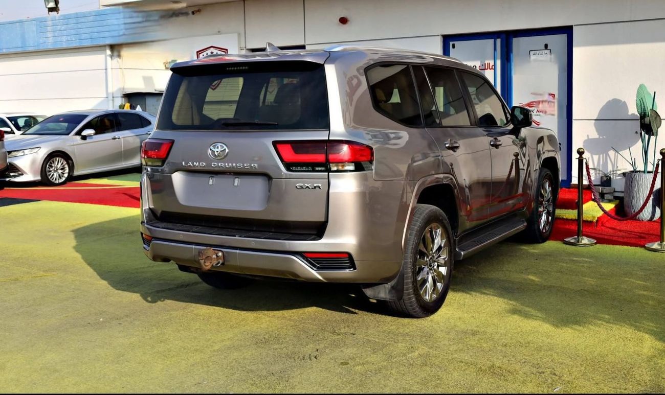 Toyota Land Cruiser GXR 4.0L LHD-4WD-PETROL-AUTOMATIC-6 CYLINDER-7 SEATS-5DOORS