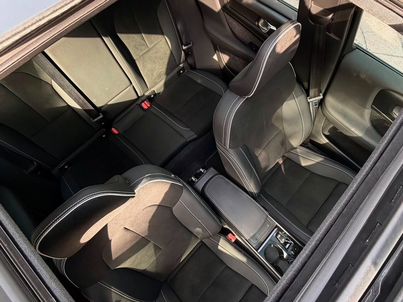 Volvo XC40 R DESIGN