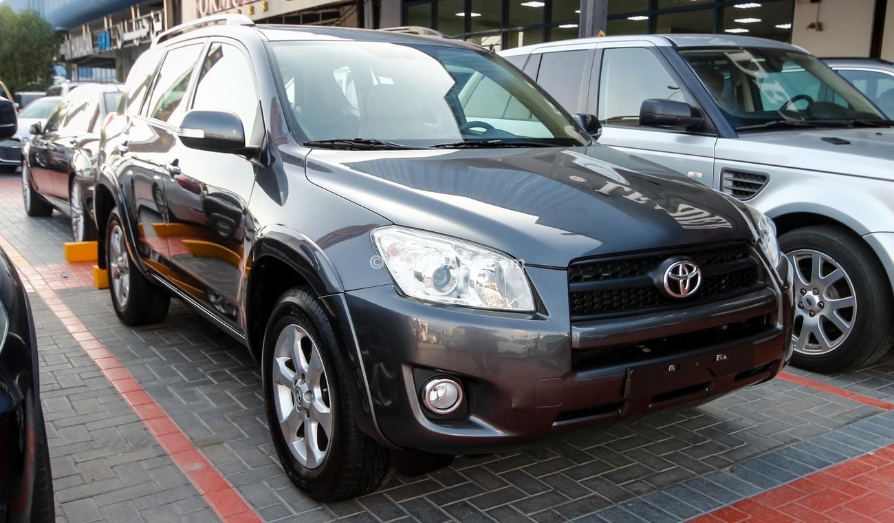 Used Toyota RAV4 2012 for sale in Dubai - 90108
