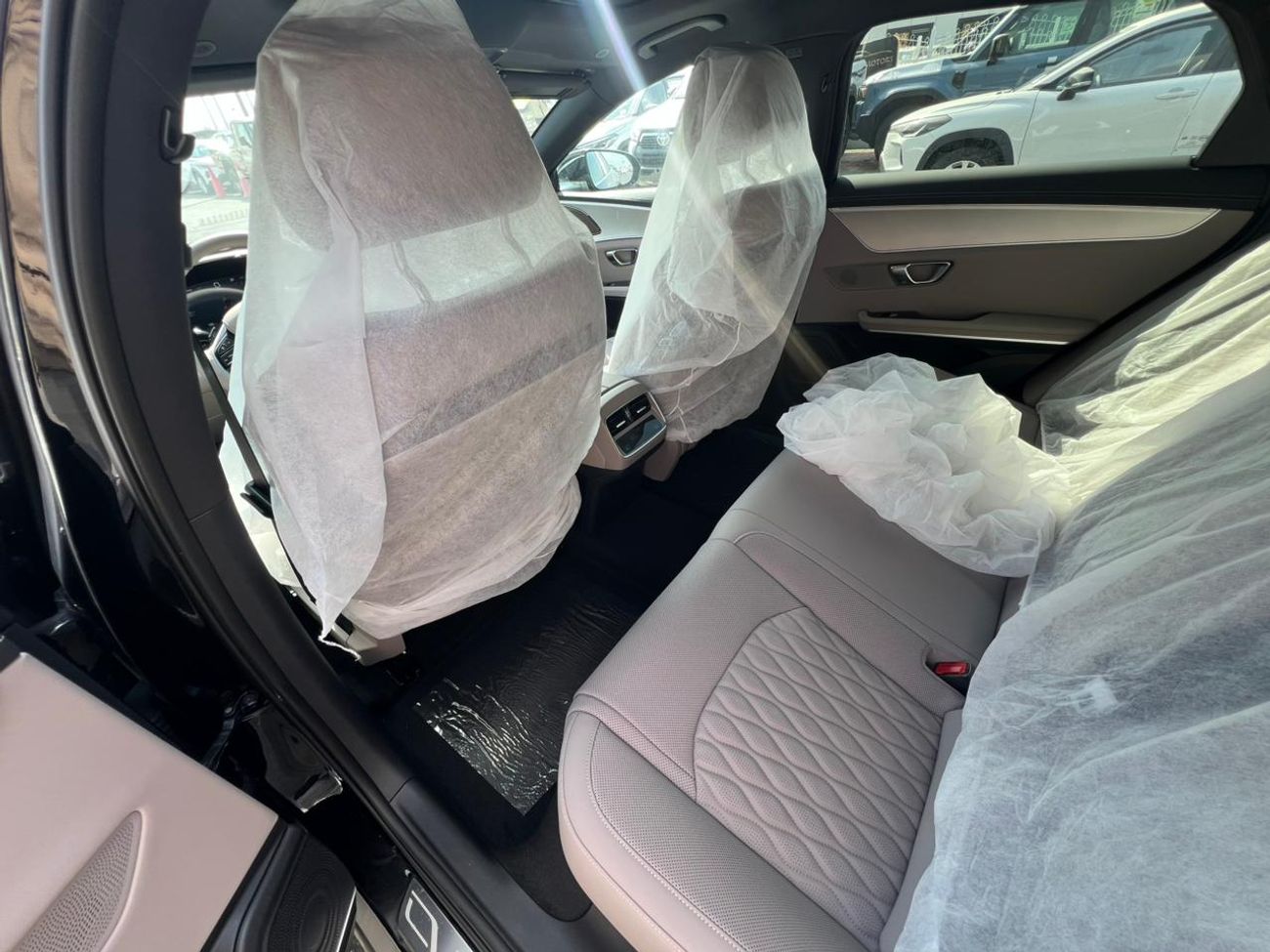 بي واي دي هان BYD Han DM-i plug-in hybrid-2025