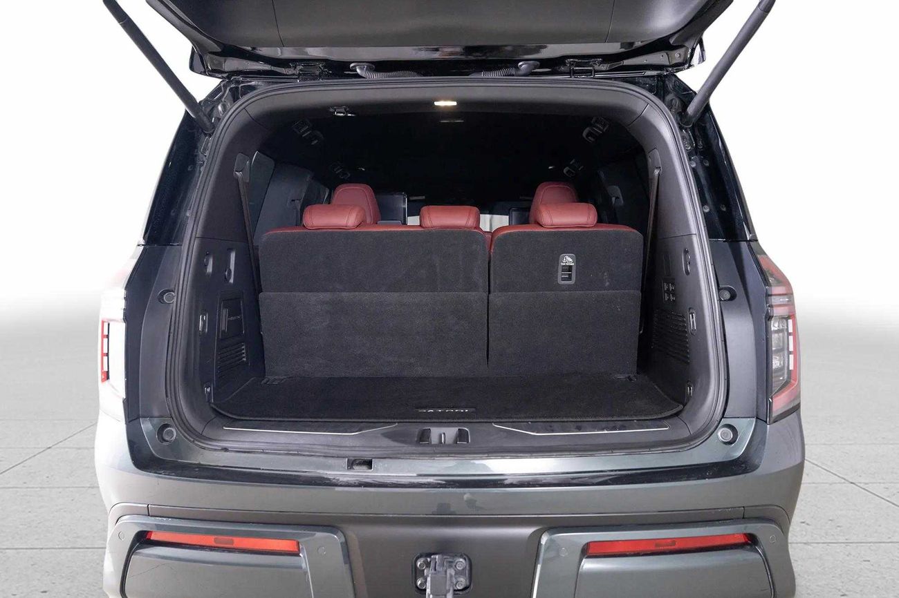 Nissan Patrol SE Platinum City 5.6L SE PLATINUM CITY 3.8