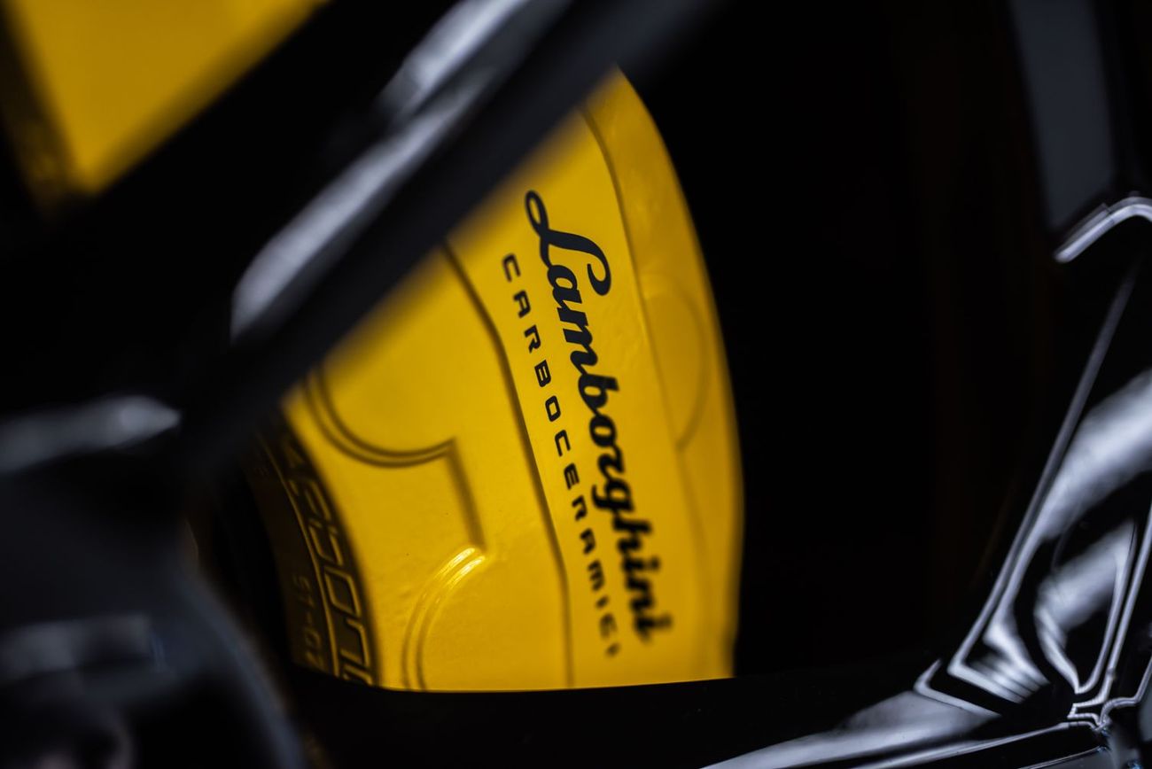 لامبورغيني اوروس 4.0T V8 Performante