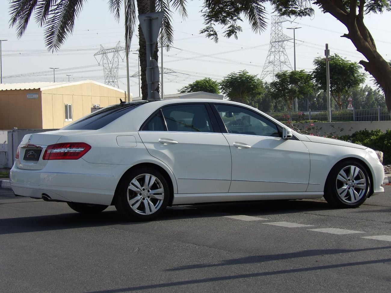 مرسيدس بنز E300 AVANTGARDE SPORT
