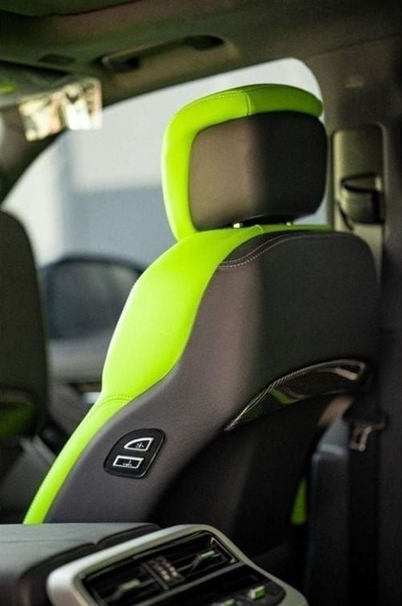 تويوتا لاند كروزر VIP MBS Autobiography 4 Seater Black Edition