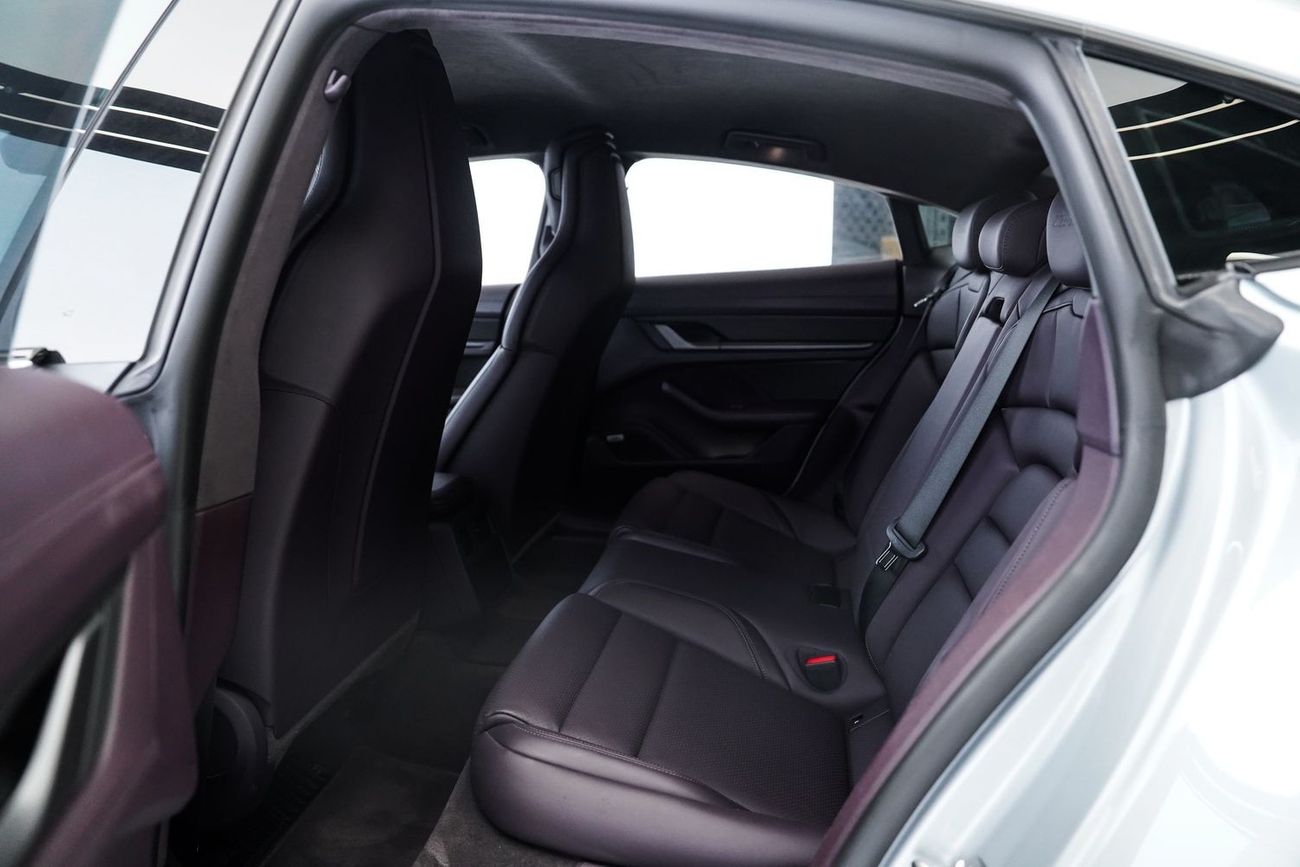 Porsche Taycan Turbo S (761 HP)