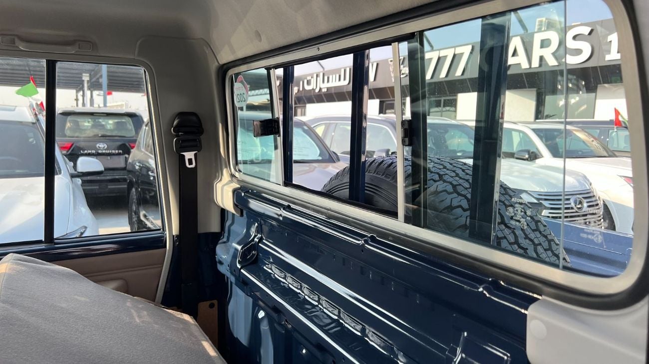 تويوتا لاند كروزر بيك آب 4.0L Double Cab