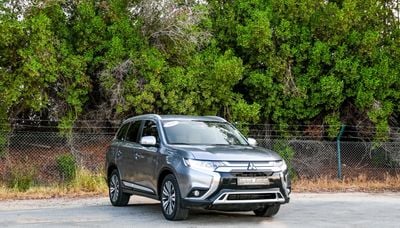 Mitsubishi Outlander 2021 Mitsubishi Outlander GLX, GCC specs, 7 seats, in excellent condition inside and out.