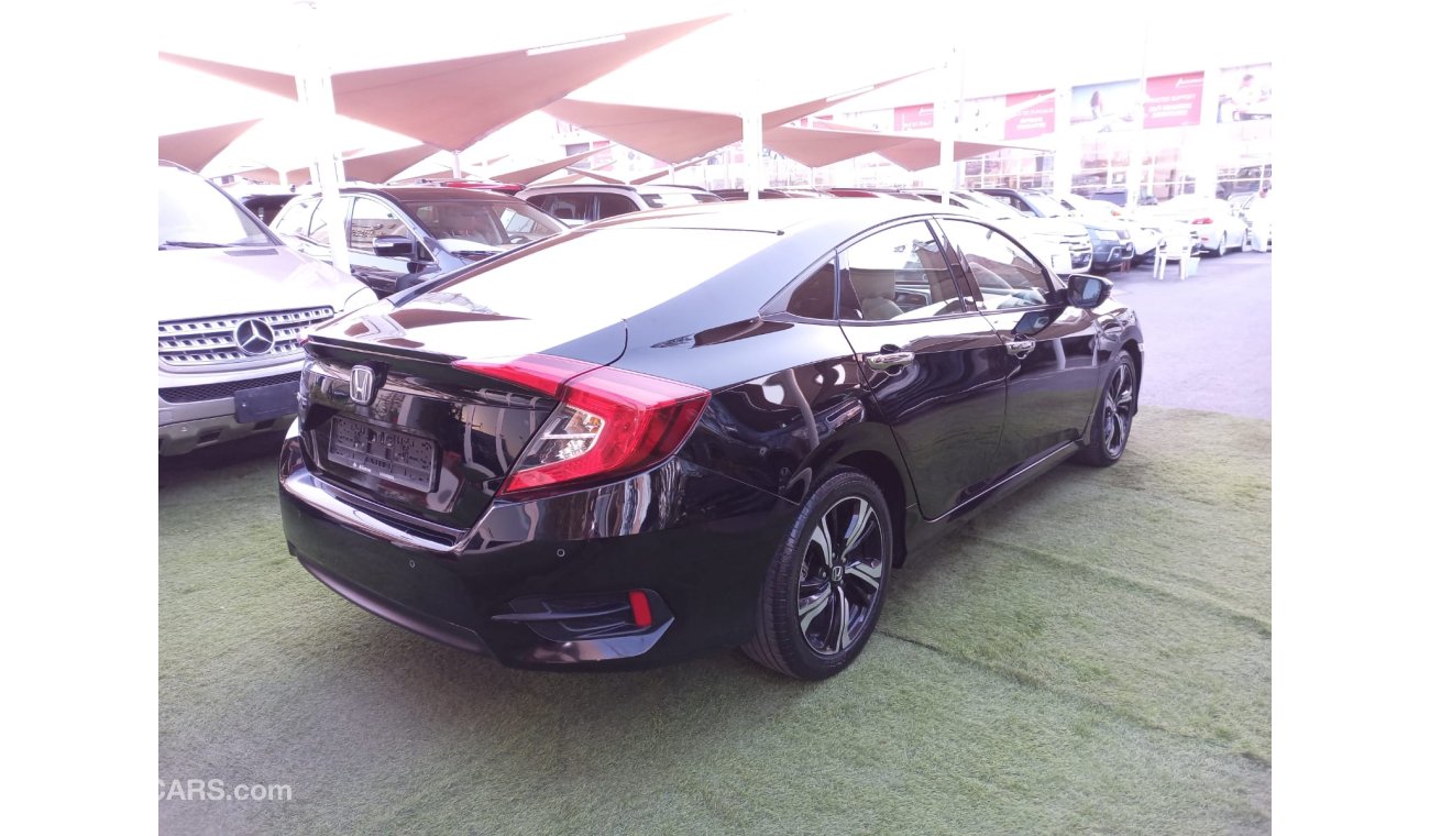 Honda Civic Gulf 1600 CC 2019 model, cruise control, screen, alloy wheels, sensors, in excellent condition