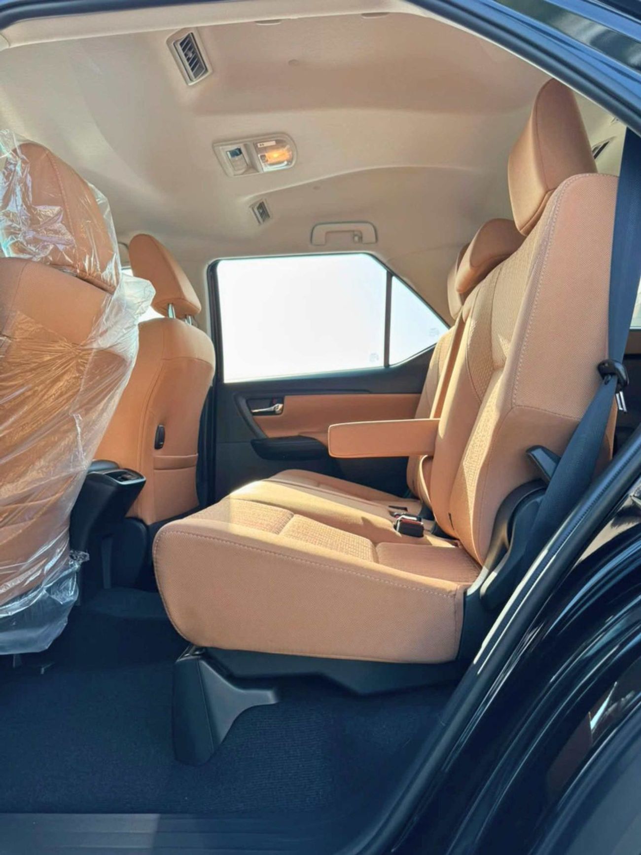تويوتا فورتونر EXR SR5 MID OPTION , OM || 2.7L PETROL V4 A/T 4WD | AUTO AC  (CODE # FPE1)