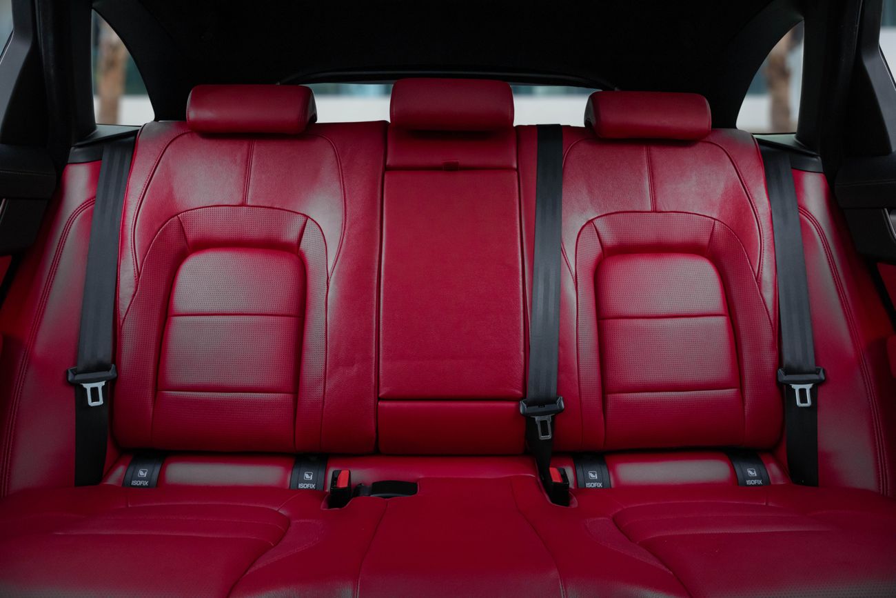 جاكوار F بيس F-Pace R Dynamic | 3,036 P.M | 0% Downpayment | Immaculate Condition!