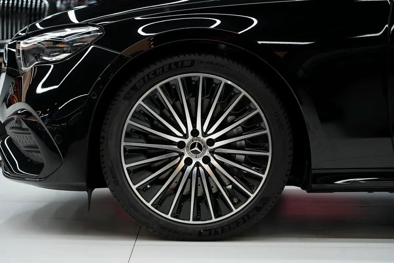 Mercedes-Benz E300 E 300 | GCC 0km | Agency Warranty | AMG Package