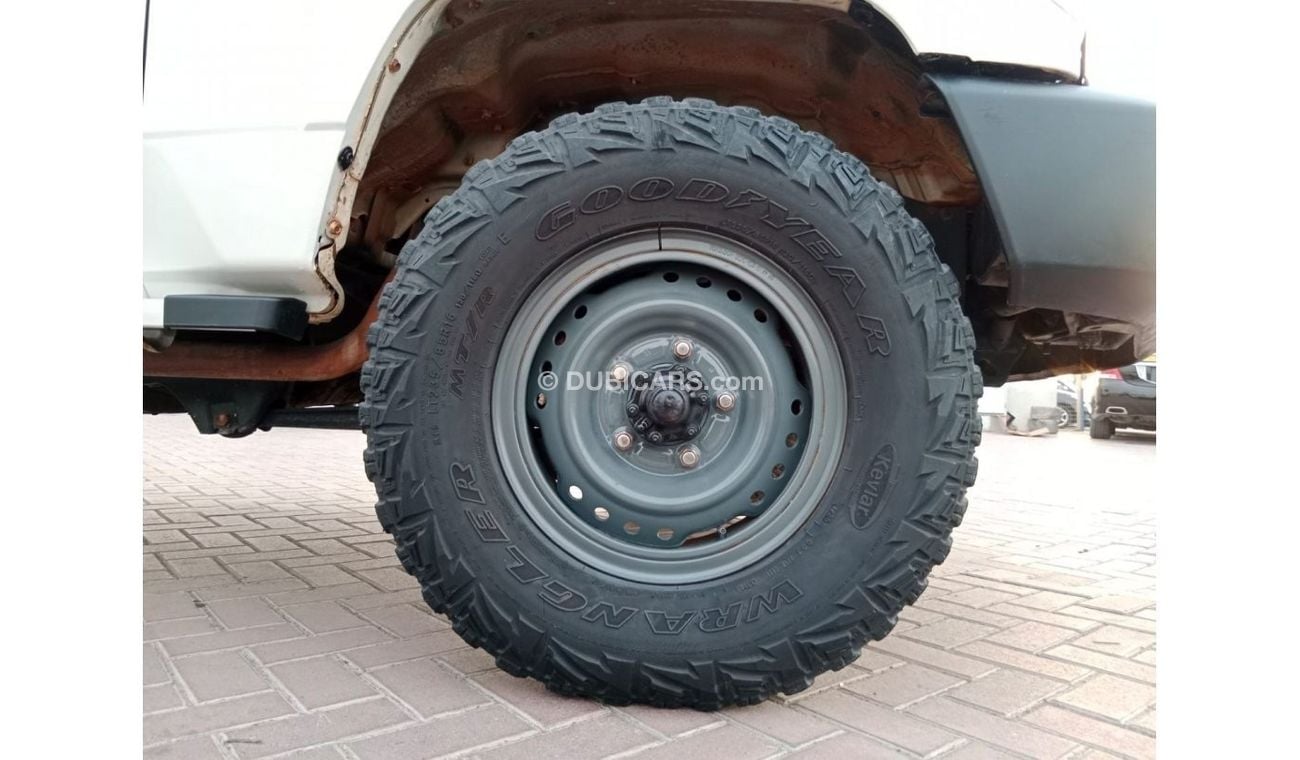 Toyota Land Cruiser 70 TOYOTA LAND CRUISER HARD TOP LEFT HAND DRIVE(PM83007)