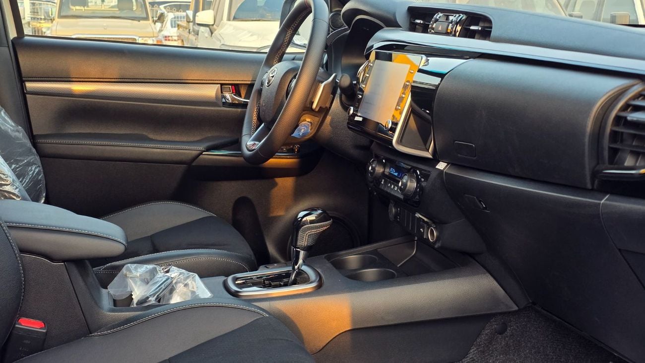 Toyota Hilux 2026 TOYOTA GR 4.0L GASOLINE (OMAN SPECS) WHITE