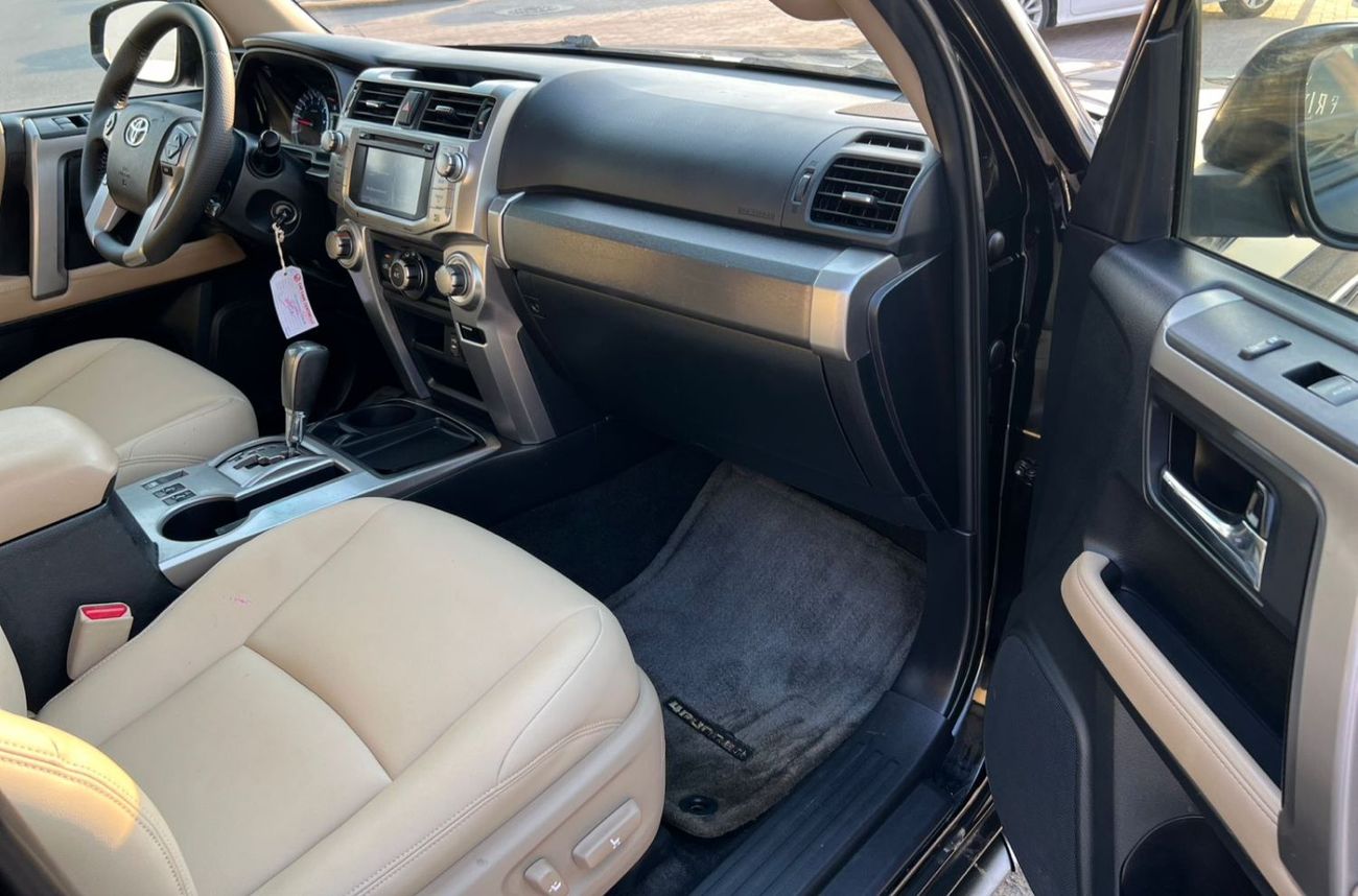 تويوتا Runner4 2015 Toyota 4Runner SR5 Premium - Rear CAM & Leather Seat - Sunroof - 7 Seater - V6 4.0L -