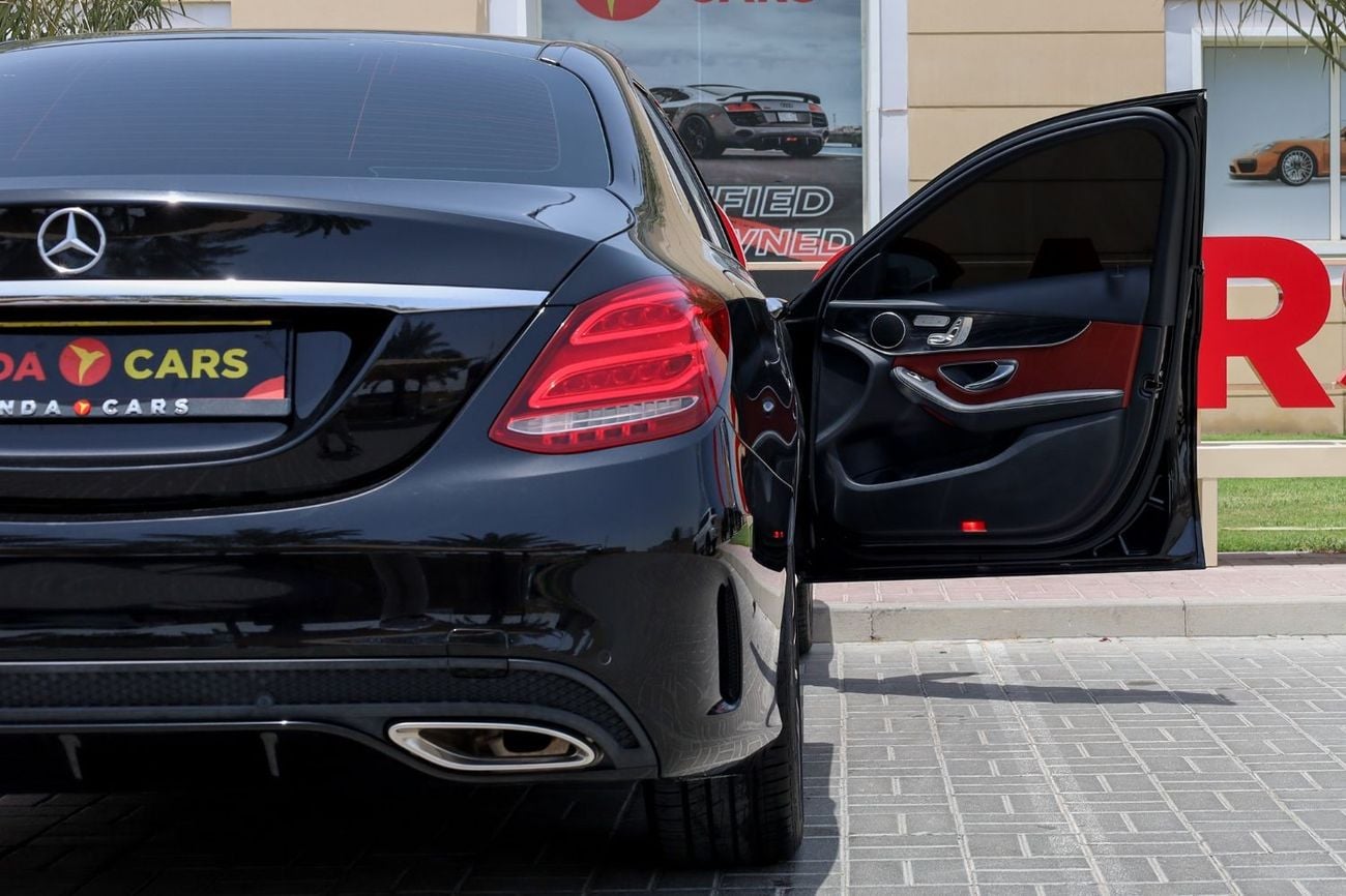 Mercedes-Benz C 200 Mercedes-Benz C200 AMG Pack 2018 GCC under Warranty with Flexible Down-Payment.