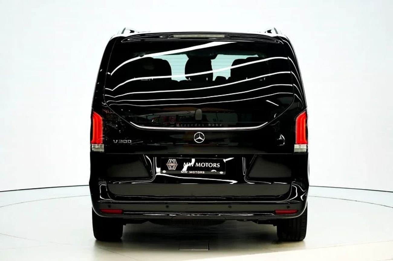 Mercedes-Benz V 300 V300 AVANTGARDE | GCC 0km | Agency Warranty | 360 View | 64 colors Ambeint Lights