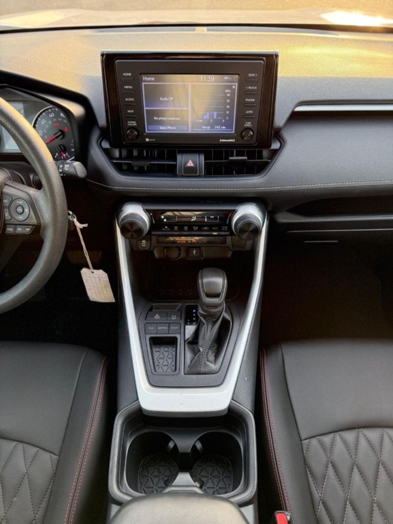 تويوتا راف ٤ 2021 leather seats rear view camera, low mileage