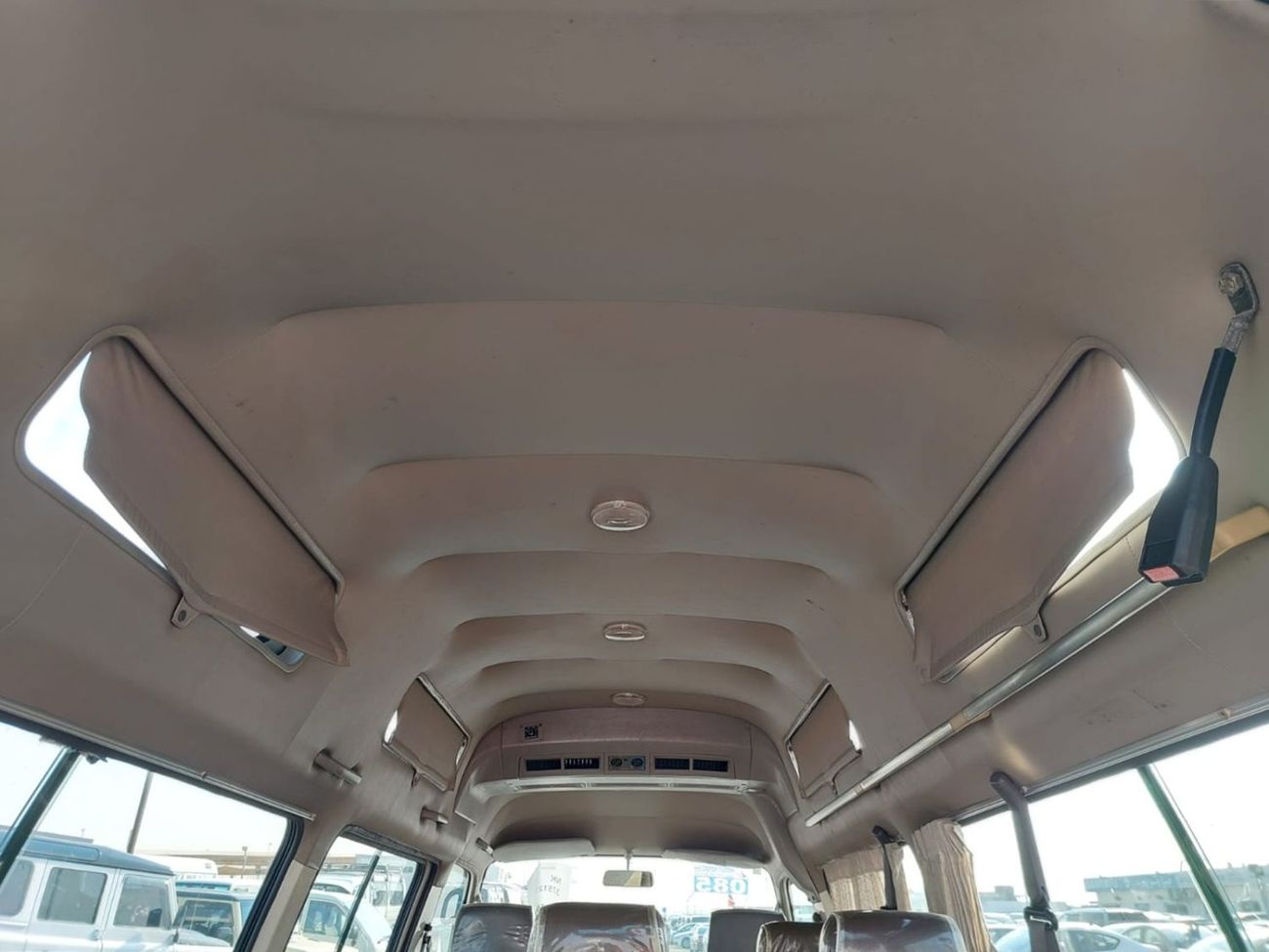 نيسان كارافان NISSAN CARAVAN VAN RHD 1999 MODEL 3.1 L DIESEL AUTOMATIC(PM07780)