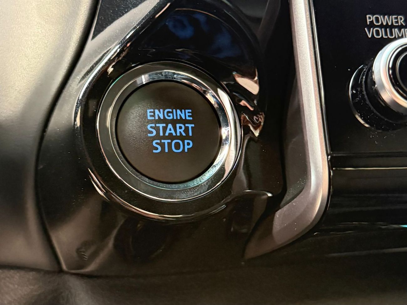 Toyota Hilux 2026 4.0 V6 **EXPORT ONLY**التصدير فقط خارج الخليج***