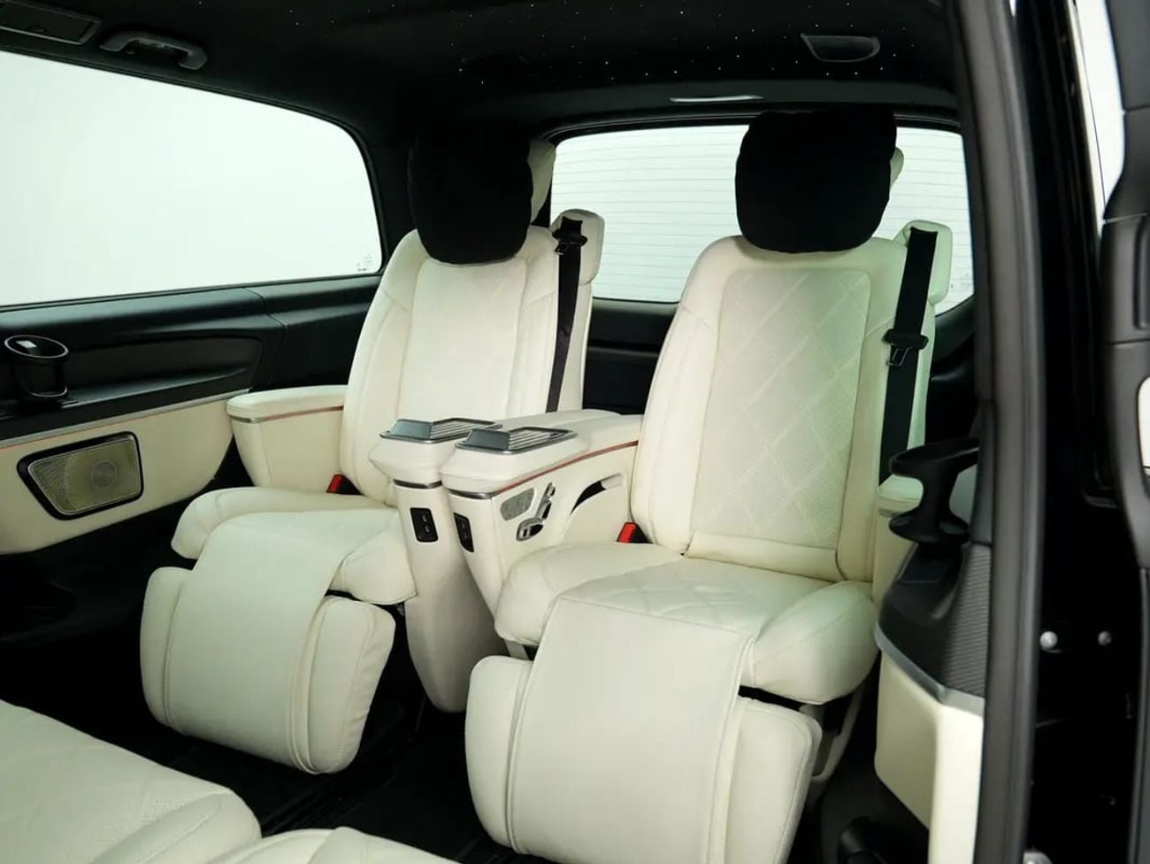 Mercedes Benz V300 AVANTGARDE BRABUS V300 EXTRA-LONG | GCC SPECS | DEALER WARRANTY