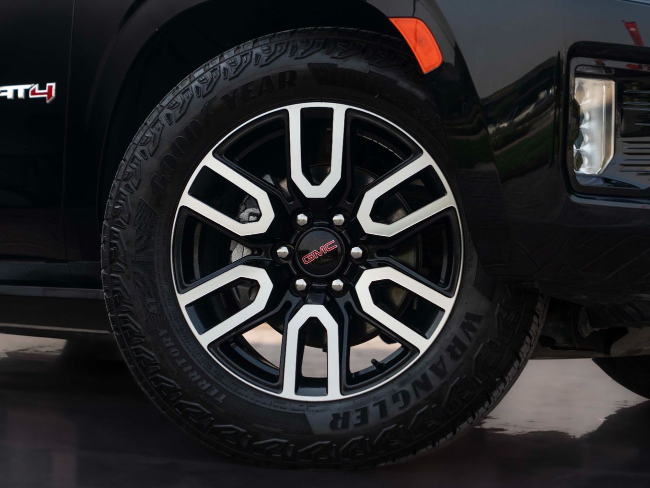 جي أم سي يوكون 5.3 V8 AT4 (AWD)