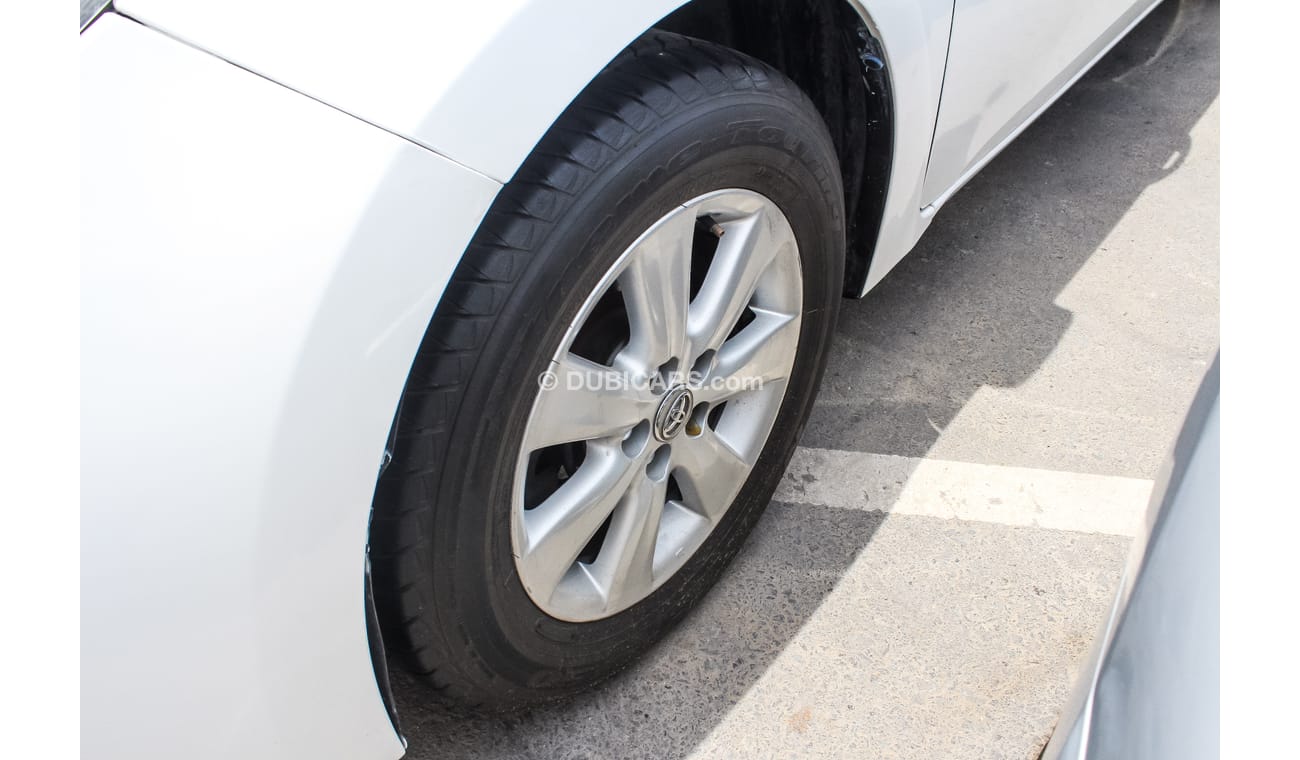 Toyota Corolla 2014 model Gulf specs standard options