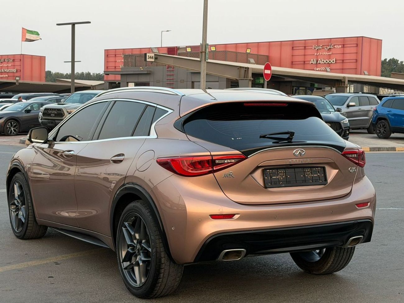 Infiniti Q30 