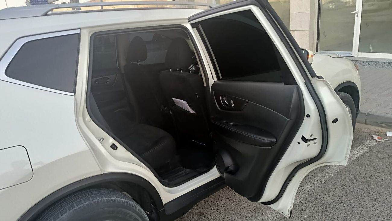 نيسان روج SV AWD