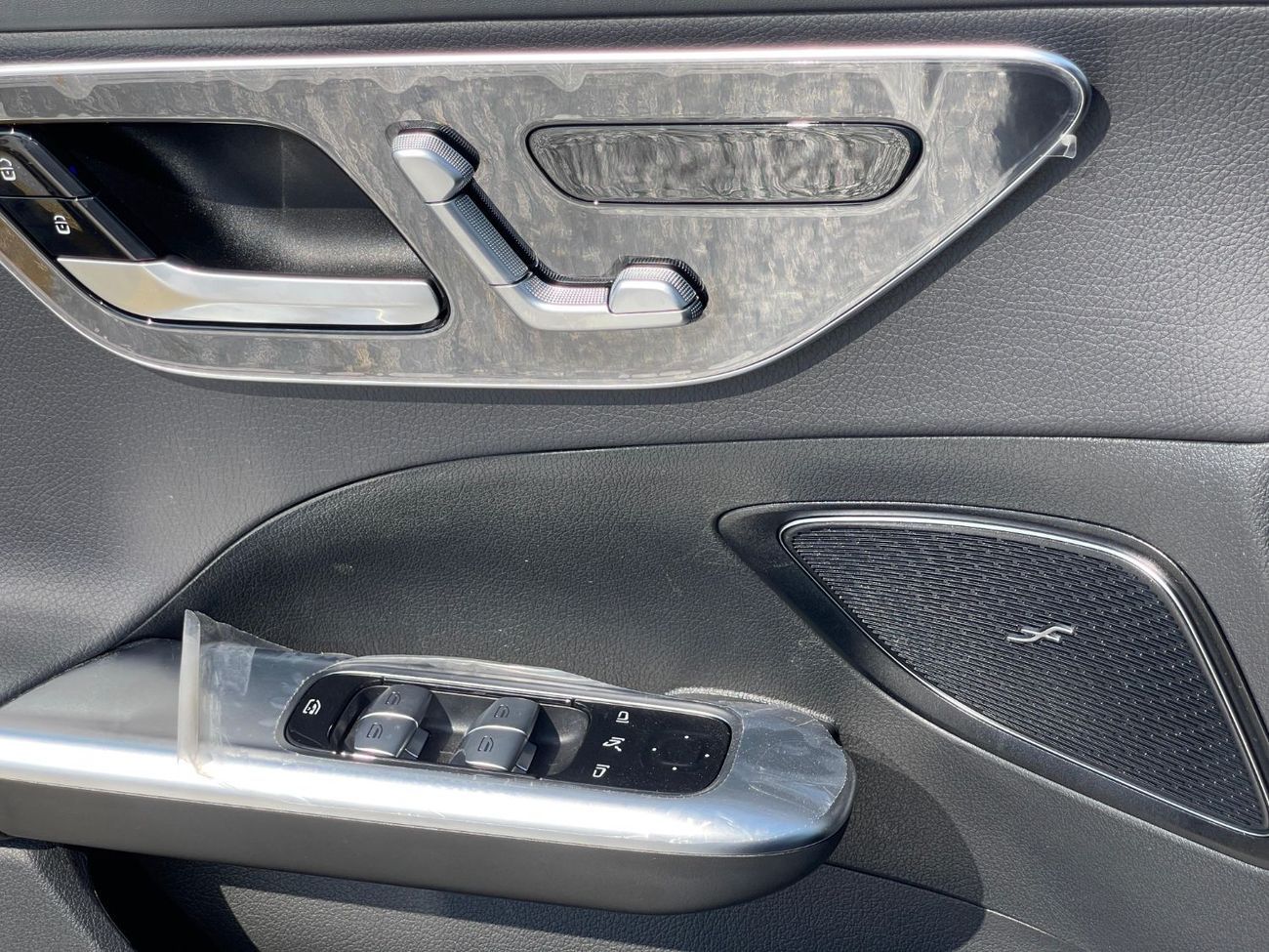 Mercedes-Benz C 200 2025 MERCEDES C200L 1.5L