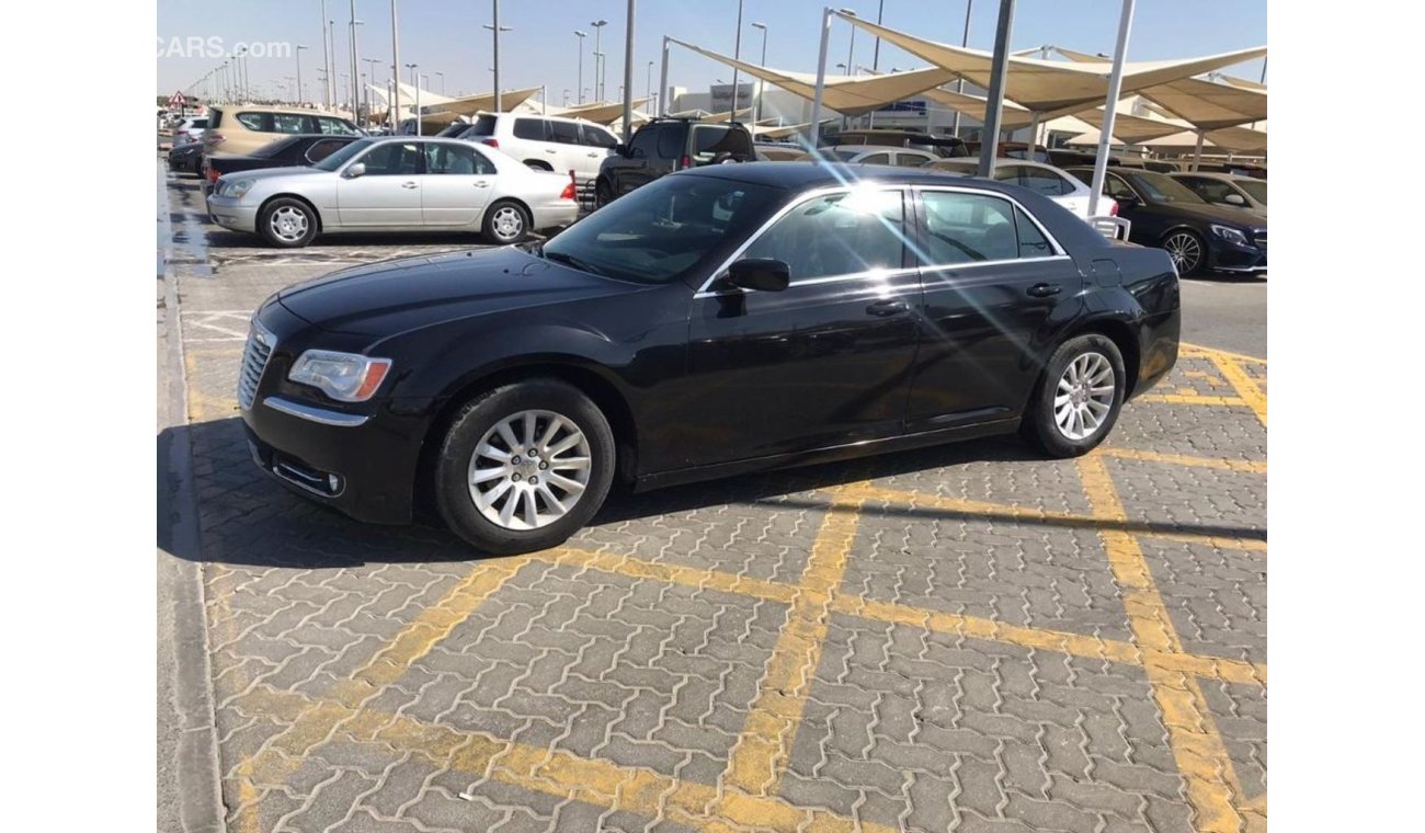 Chrysler 300C Chrysler 300C,,,, custam paper,,,,,,,, 2014,,,,,very good condition