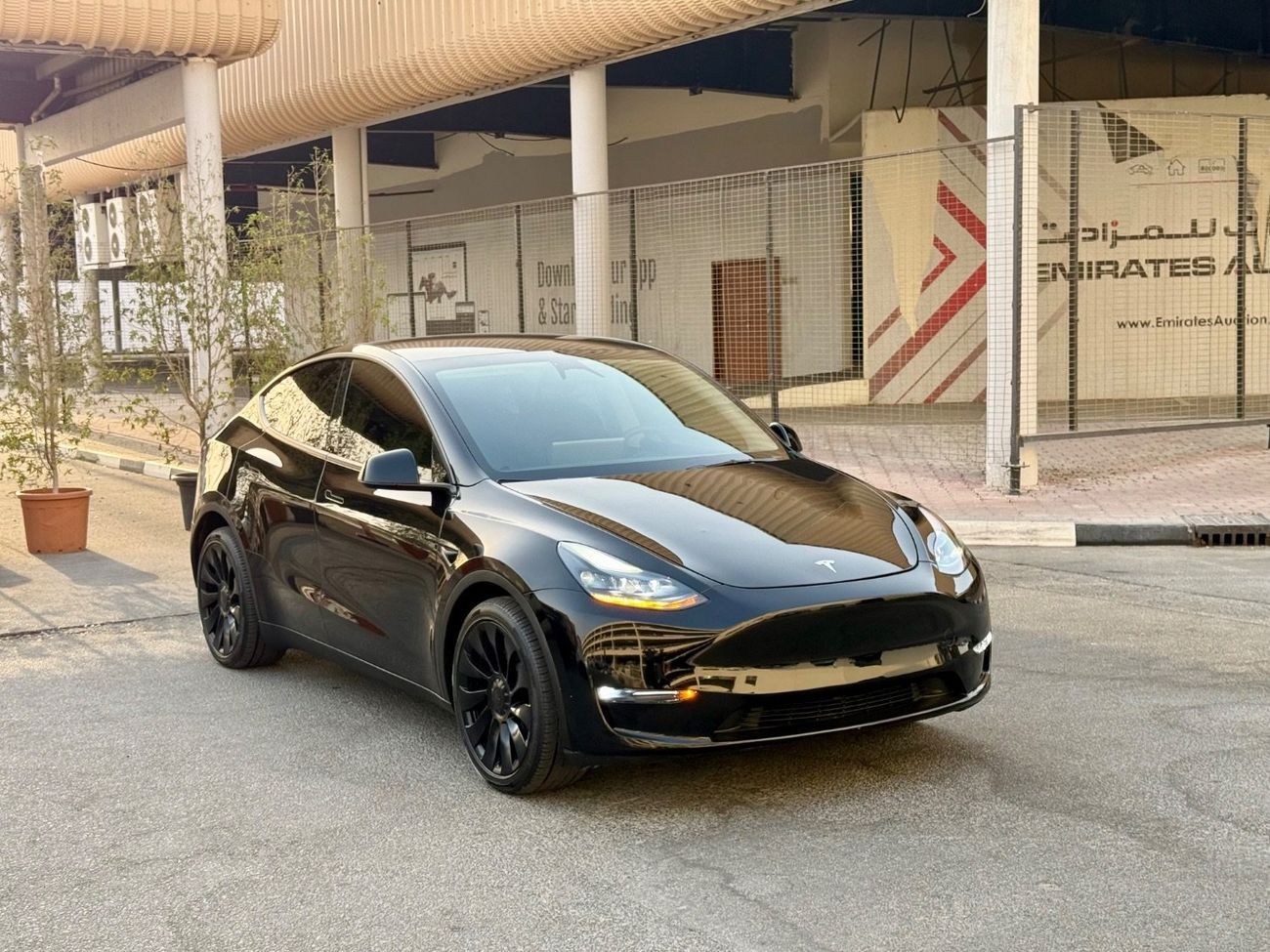 تسلا موديل Y 2024 DUAL MOTOR AUTO PILOT LONG RANGE 360 CAMERAS CANADA SPEC