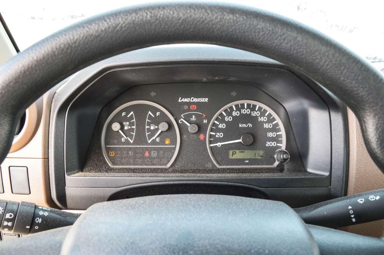 تويوتا لاند كروزر 70 TOYOTA LAND CRUISER 78 (AMBULANCE) 2.8L 4WD 2026