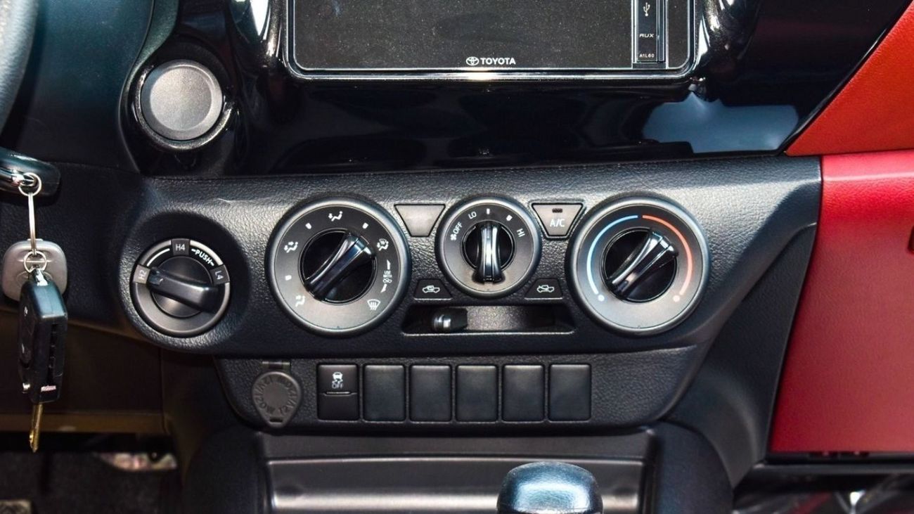 Toyota Hilux HILUX 2.7L AT