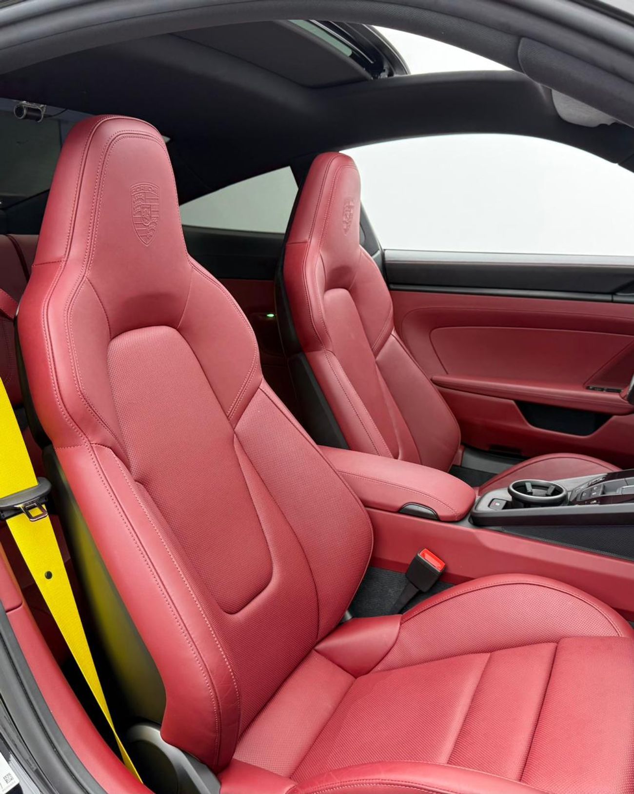 Porsche 911 Carrera 4GTS 3.0L (450 HP) Coupe 2024 Porsche 911 Carrera 4 GTS ,Al Nabooda Warranty ,Excellent Cond