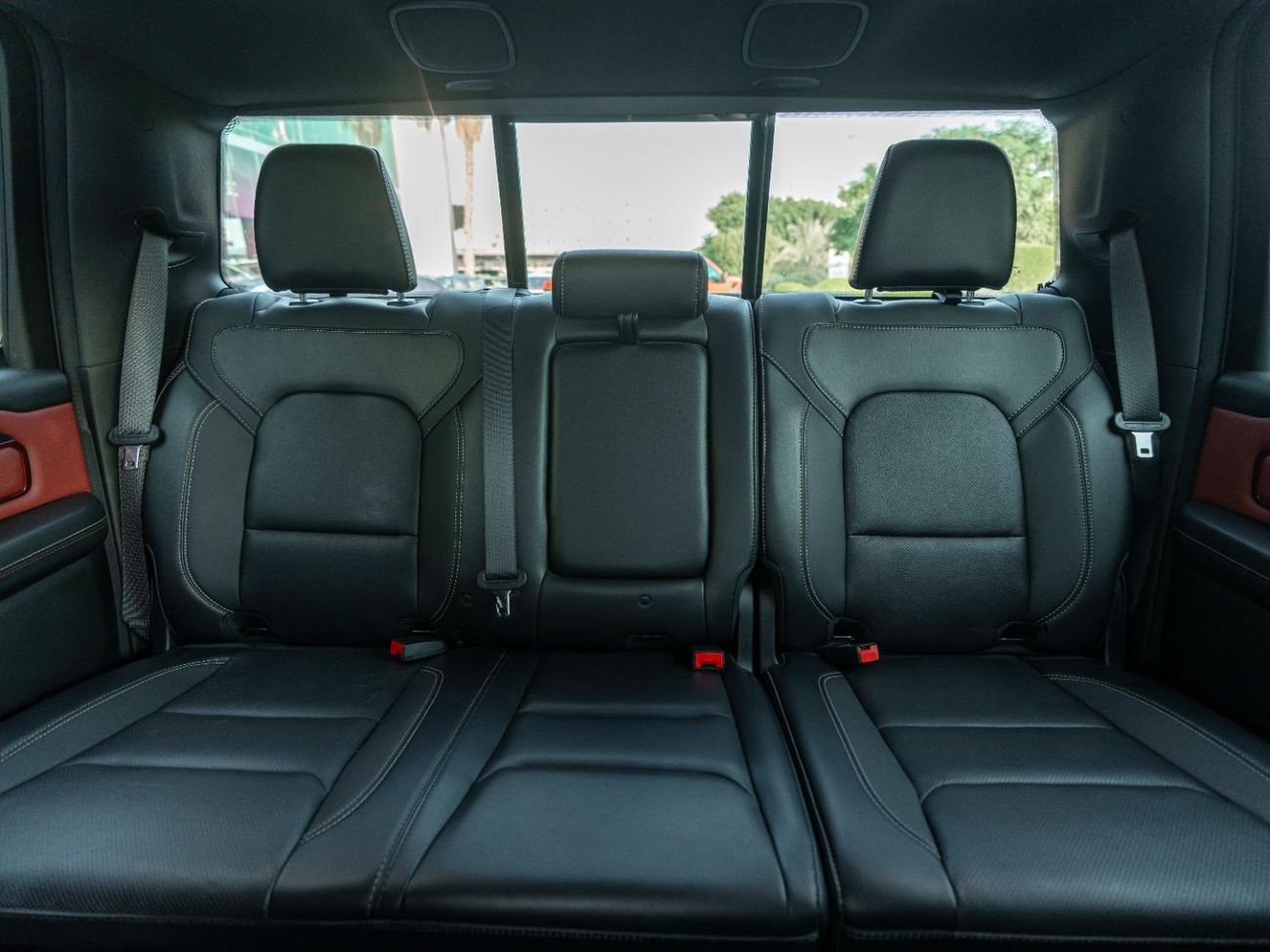 رام 1500 AED 3,302 PM • RAM 1500 REBEL LUXURY • ONLY 28,000 KMS • 5.7L HEMI® V8 • OFFICIAL DODGE WARRANTY