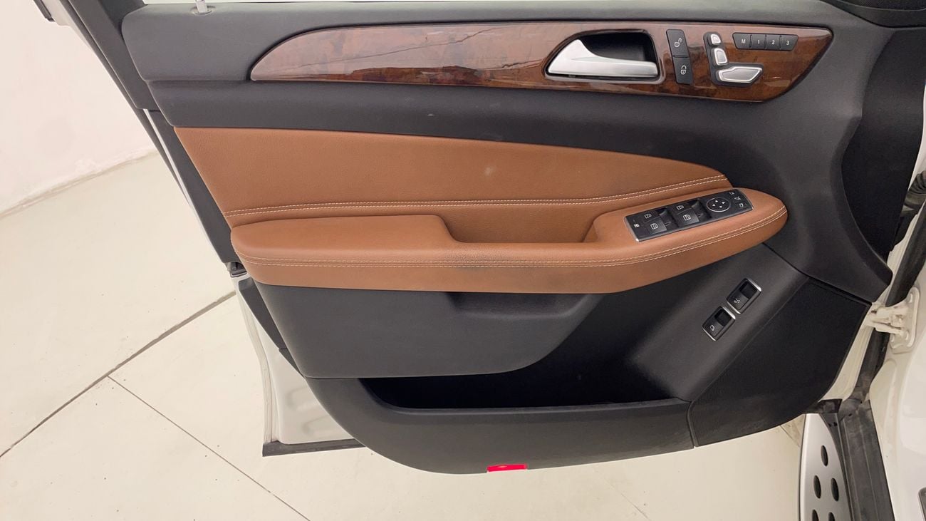 مرسيدس بنز GLS 400 AMG PACK 3 | بدون دفعة مقدمة | اختبار القيادة في المنزل