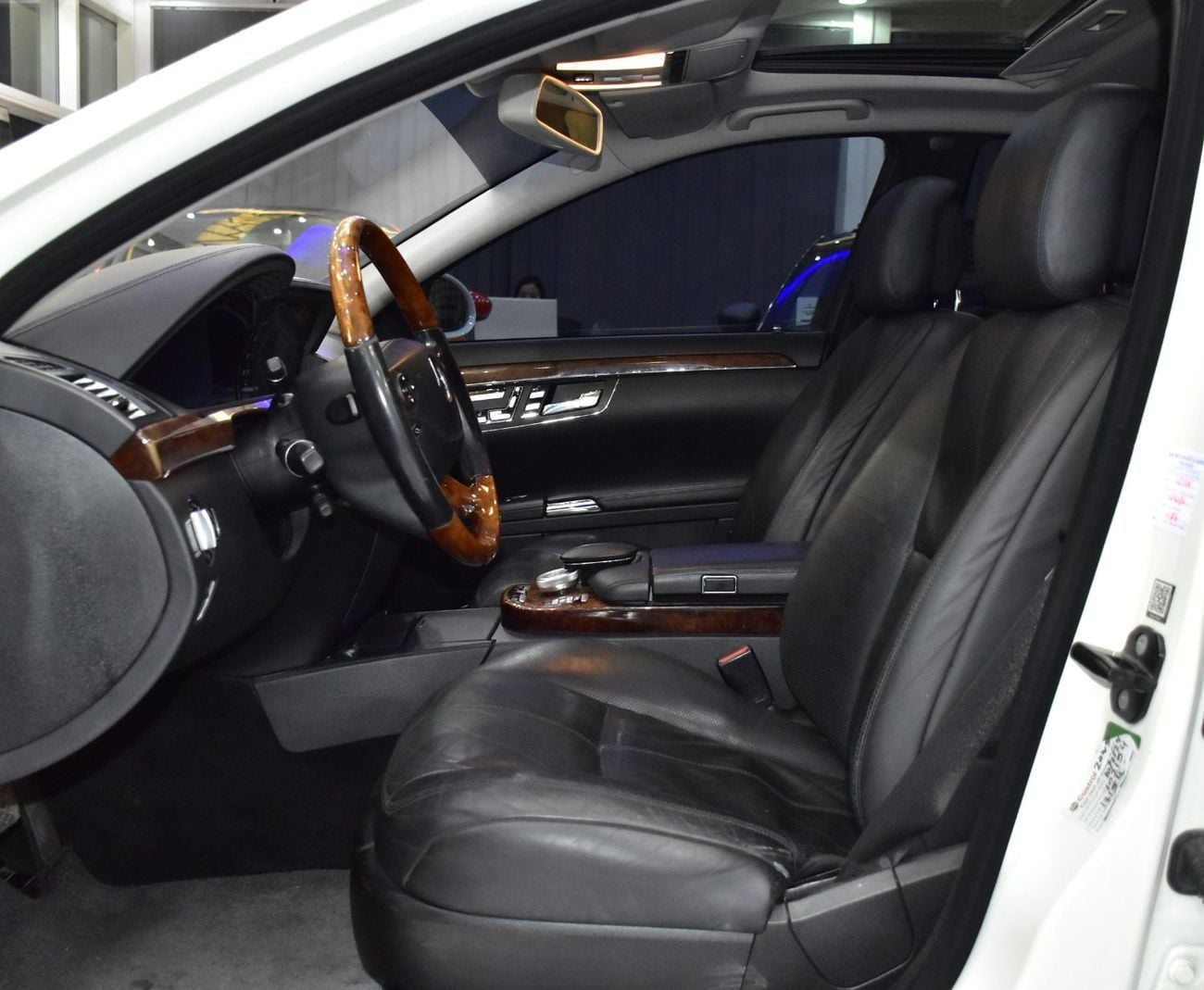 مرسيدس بنز S 550 EXCELLENT DEAL for our Mercedes Benz S550 ( 2008 Model ) in White Color Japanese Specs