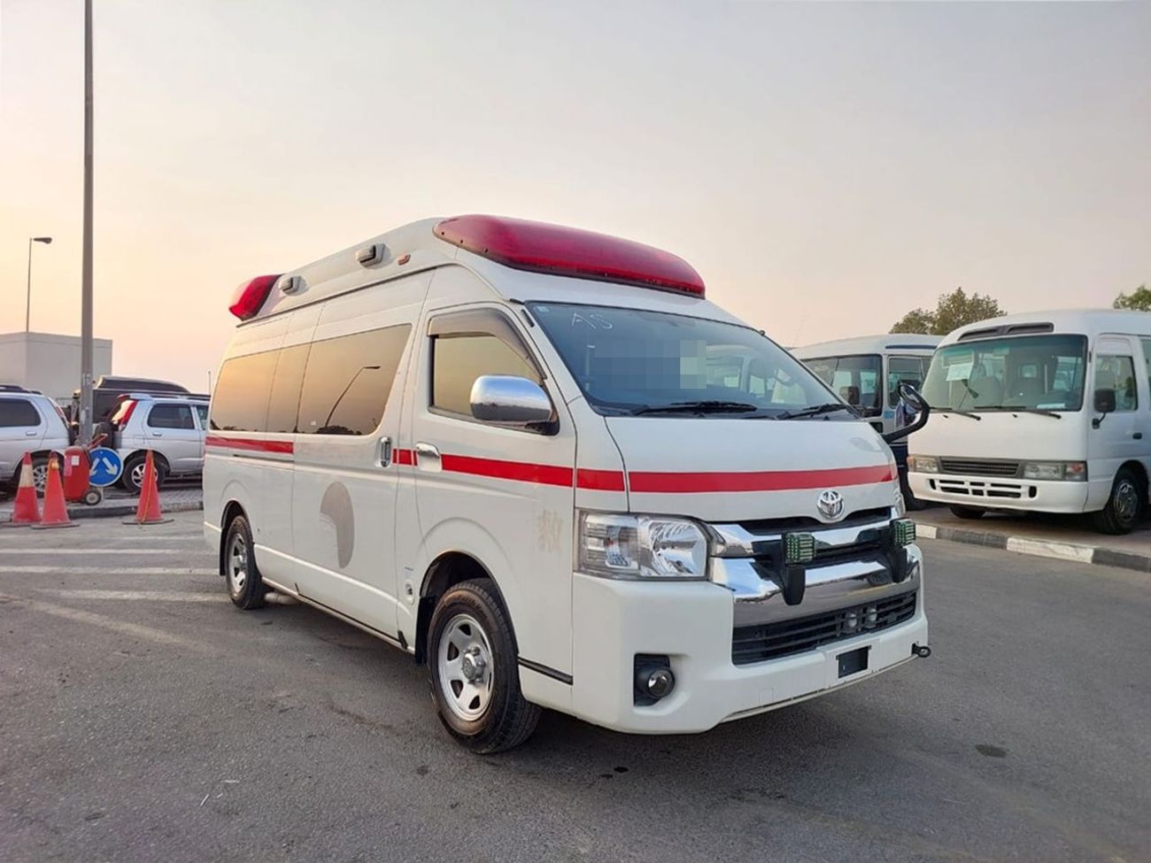 Toyota Hiace TOYOTA HIACE VAN AMBULANCE RHD 2015 MODEL 2.7 L PETROL AUTOMATIC(PM15128)