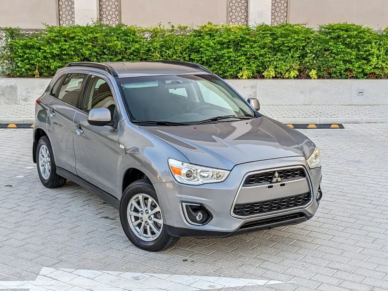 ميتسوبيشي ASX 4 Cylinder Mini SUV Perfect Inside Out GCC With Low KM