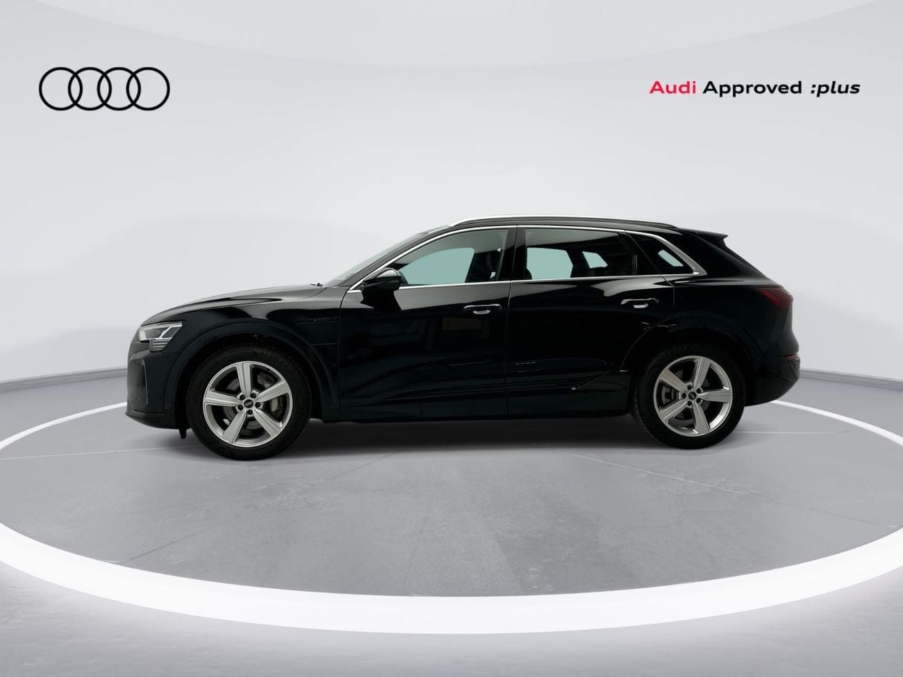 أودي Q8 إي ترون 55 quattro Advanced 408hp (Ref# 028541)