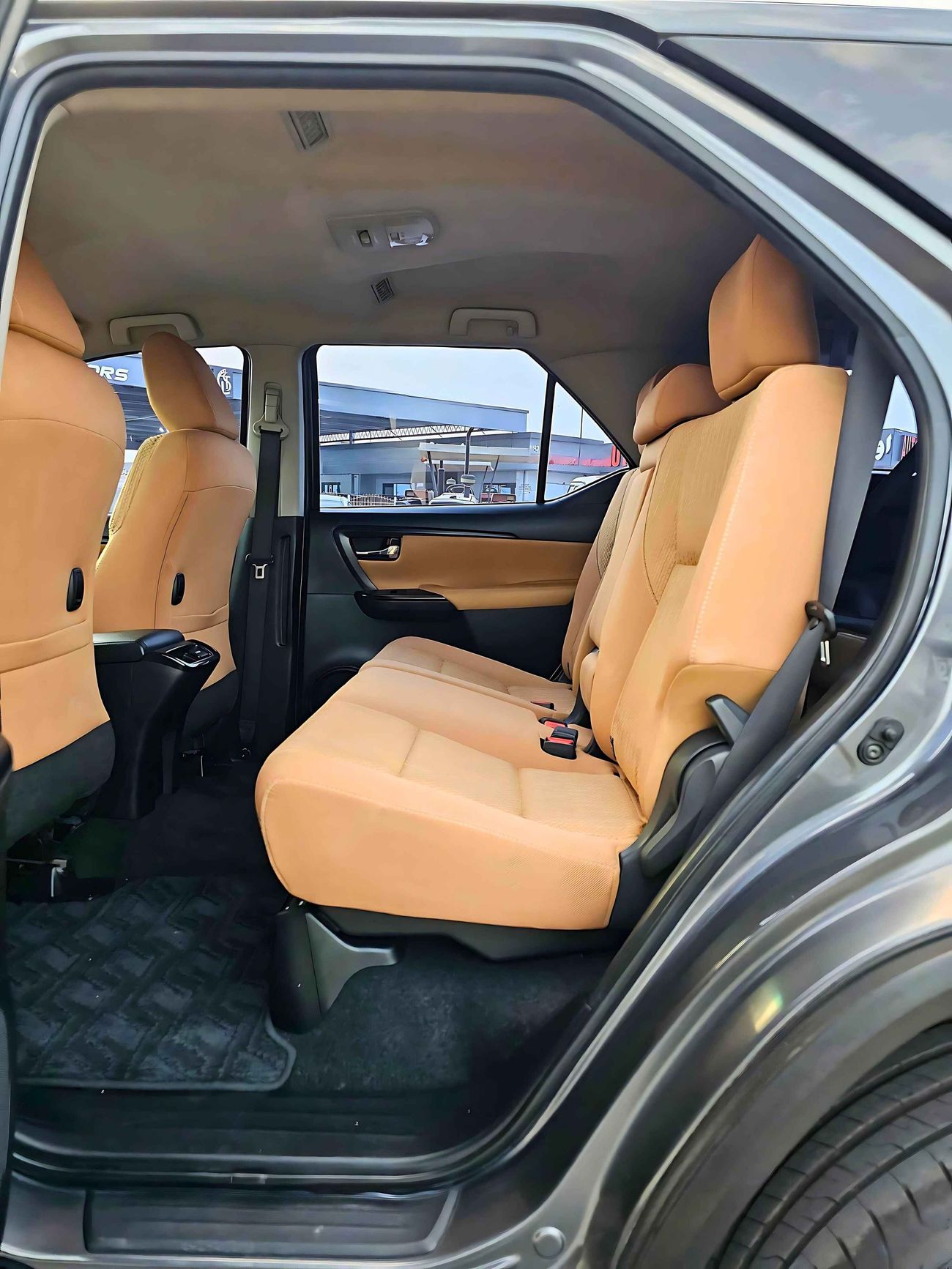 تويوتا فورتونر V4 /4WD/ NON ACCIDENT/ ORIGINAL COLOR/ 1199 MONTHLY / LOT# 90501