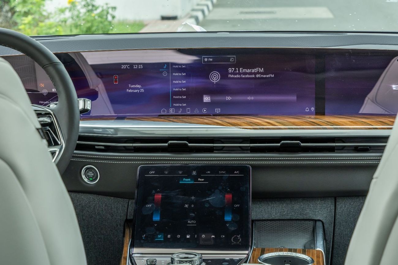 كاديلاك إسكالاد Sport Platinum 6.2L AWD Cadillac Escalade Sport Platinum - 2025 Brand New (Export)