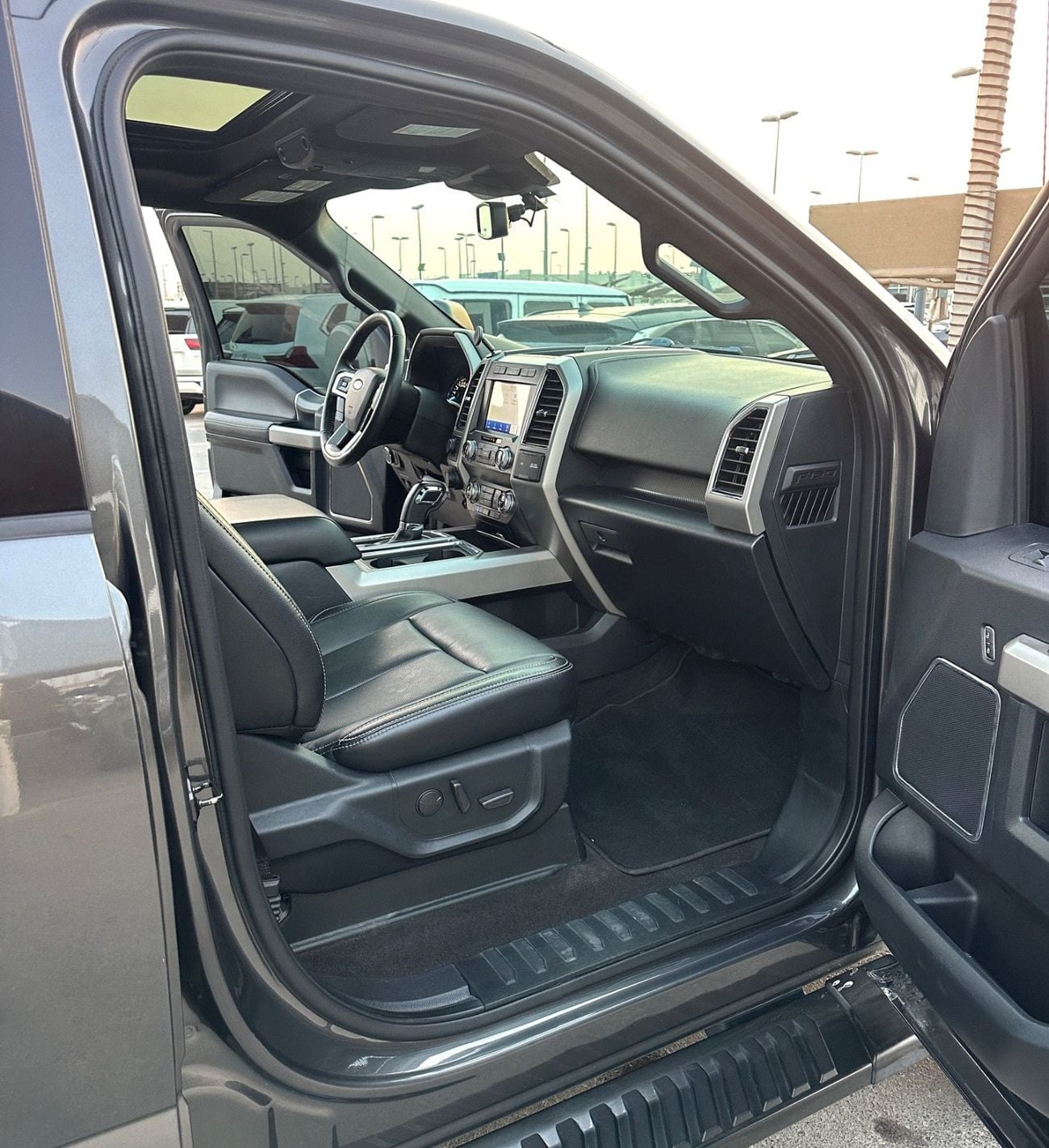 Ford F-150 LARIAT