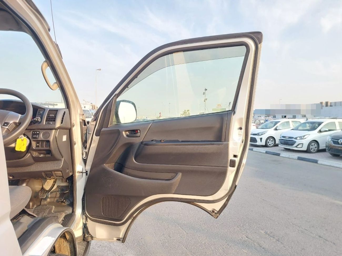 Toyota Hiace TOYOTA HIACE VAN RHD 2017 MODEL 2.7 L PETROL AUTOMATIC(PM28216)