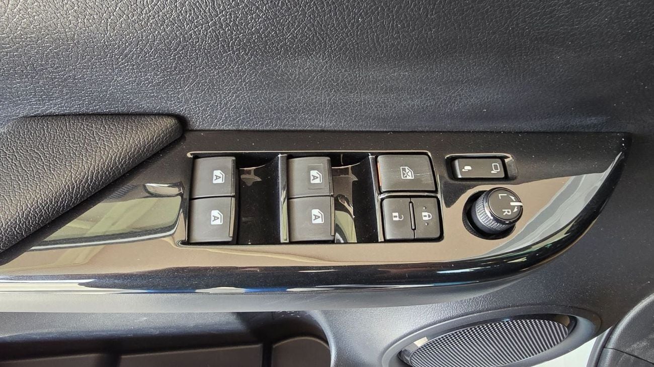 تويوتا هيلوكس TOYOTA HILUX GR Sport 4.0L White-2025