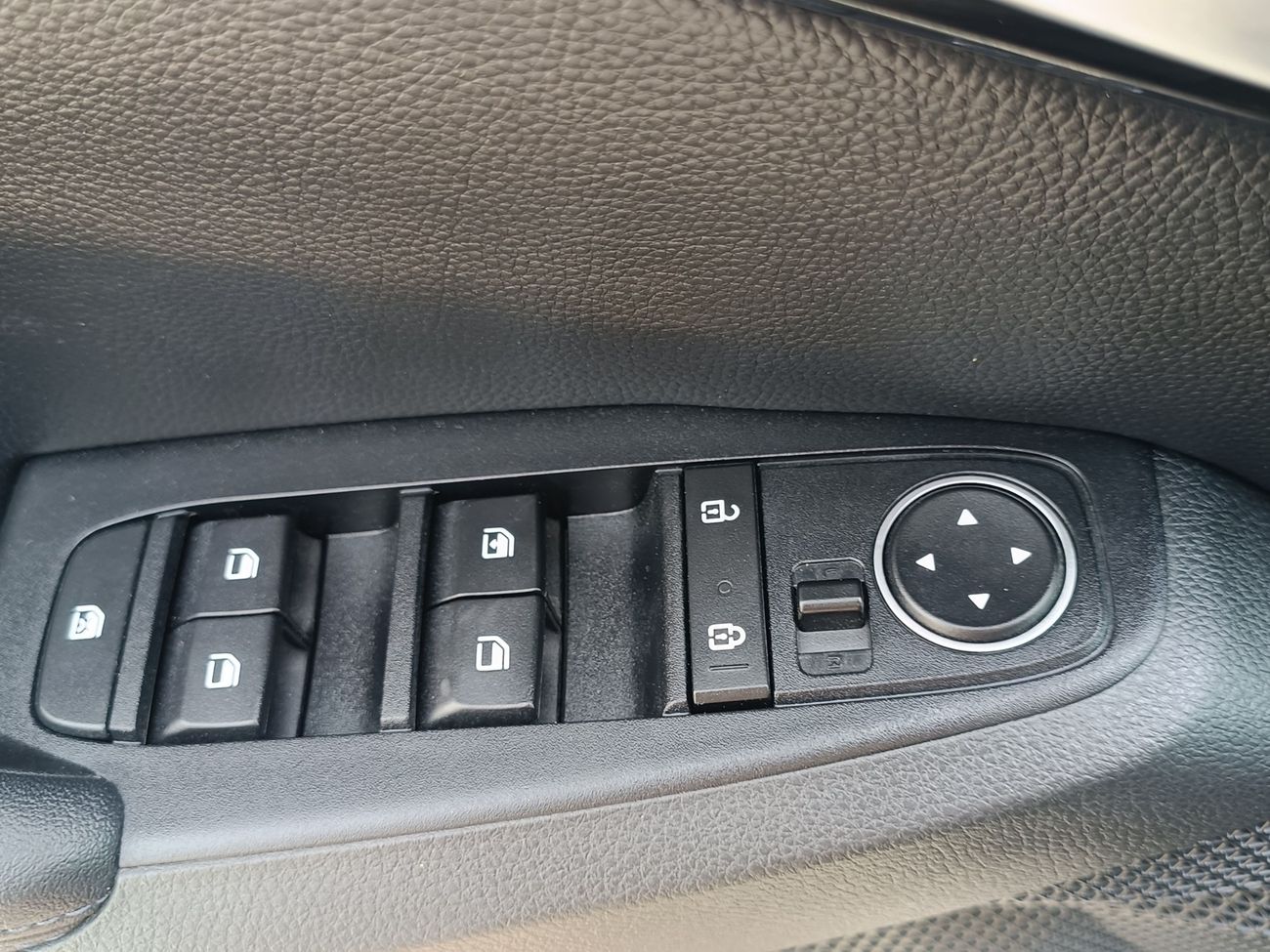 Kia Seltos S DUAL TONE /  1 YEAR WARANTY */ REGISTERATION / INSURANCE FREE (LOT # 75301)